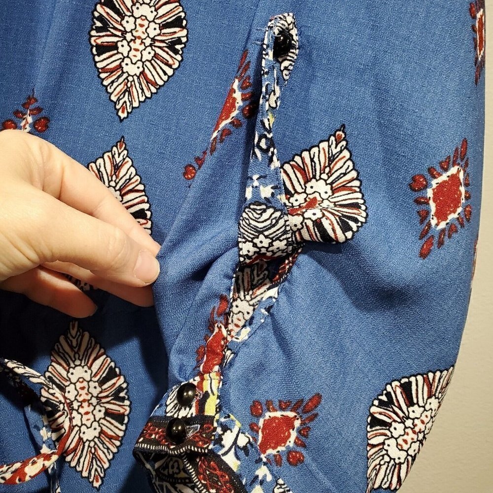 Xteran Women's 3/4 Roll Sleeve Blue Paisley Romper V-Neck Keyhole Back Sz L - Picture 8 of 12
